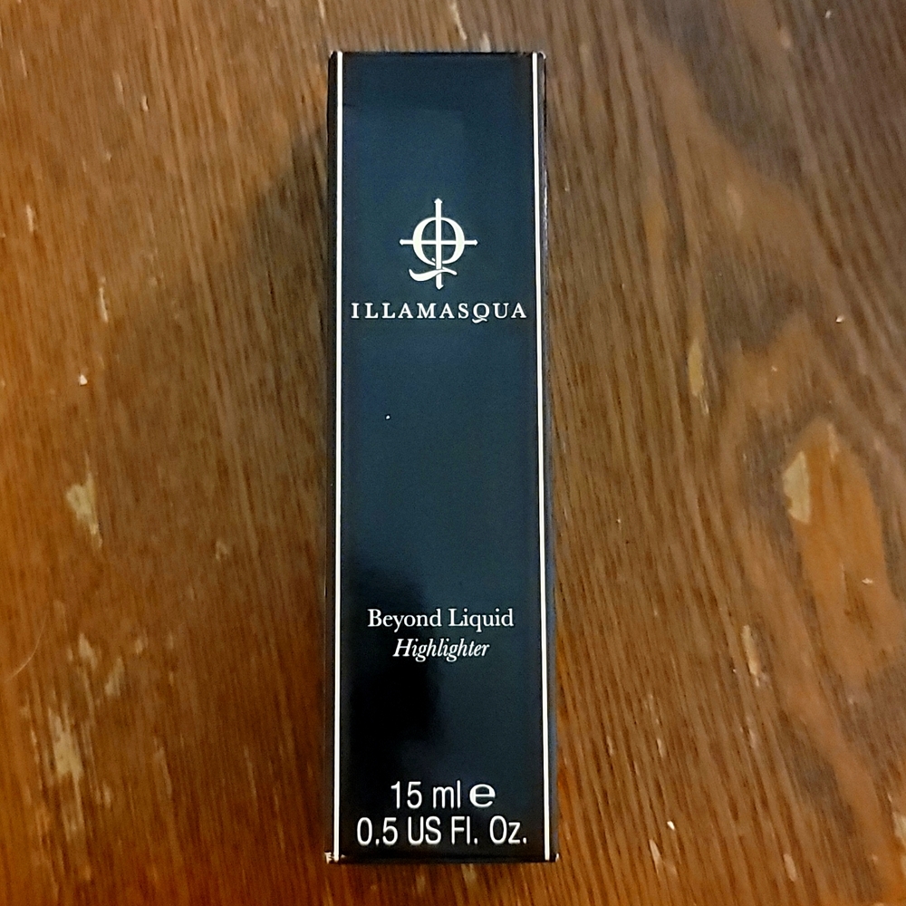 Illamasqua beyond liquid highlighter